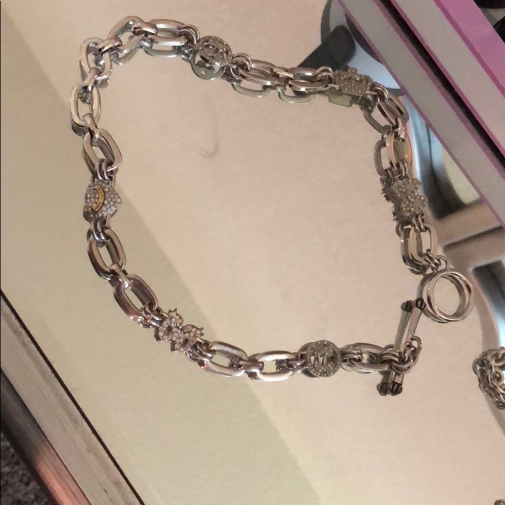 Juicy choker